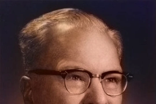 Chester Carlson (Nguồn ảnh : Paperhall.org)