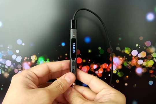 Mỏ hàn: Một người chơi đã sử dụng một chiếc mỏ hàn TS100 để chơi Tetris. Thiết bị này có chiều dài 5,5 mm và chiều rộng 2,5 mm với hai nút bấm và màn hình hiển thị. Kích thước nhỏ và sự nóng lên của thiết bị mỗi khi chơi thua chắc hẳn sẽ mang đến cho ngườ