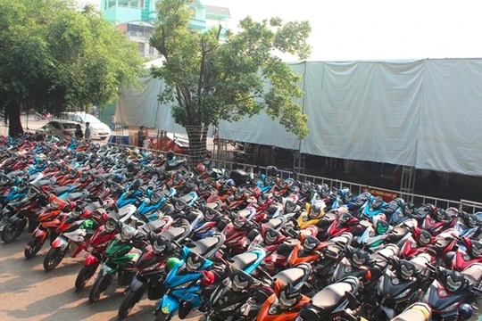 Chuỗi sự kiện được tổ chức đồng hành cùng cuộc thi ảnh “Độ WINNER, so cá tính” (8/2 – 22/3). Các buổi offline đã tạo ra sân chơi hấp dẫn cho cộng đồng yêu thích dòng xe tay côn Honda WINNER 150.