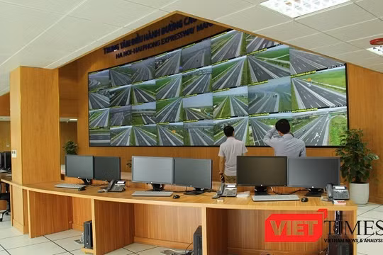 Màn hình theo dõi giao thông trên tuyến cao tốc Hà Nội - Hải Phòng. Ảnh: Ánh Dương.