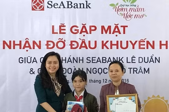 SeABank trao học bổng Ươm mầm ước mơ cho trẻ em hiếu học tại Đà Nẵng