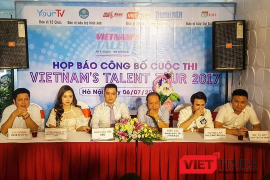Ban giáo khảo và nhà tài trợ của cuộc thi.