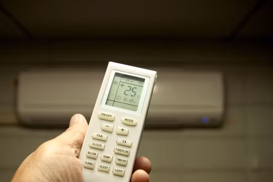 Những lưu ý quan trọng trong việc sử dụng máy lạnh trong mùa nắng nóng. 