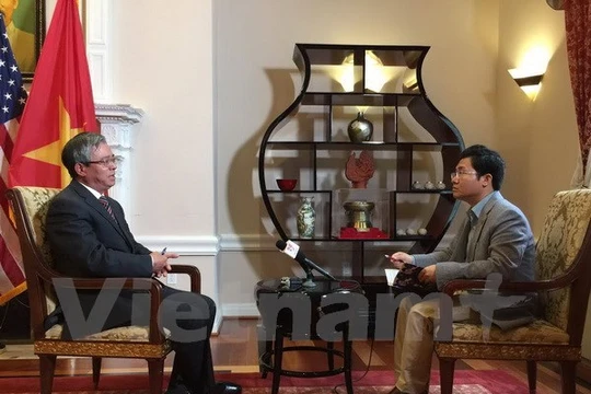 Đại sứ Phạm Quang Vinh trả lời phỏng vấn phóng viên TTXVN. (Ảnh: Thanh Tuấn/Vietnam+)