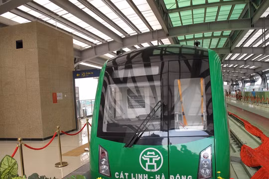 Đường sắt Cát Linh - Hà Đông tiếp tục chậm tiến độ.
