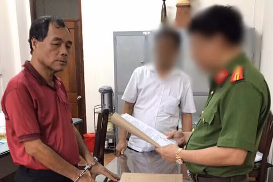 Ngày 1-8 Cục Cảnh sát điều tra tội phạm về kinh tế và tham nhũng (C46) Bộ Công an đã ra quyết định khởi tố bị can, bắt tạm giam 4 tháng đối với Trầm Bê - Ảnh: C.A