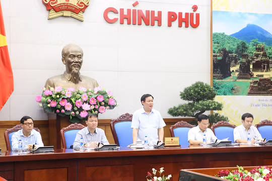 Phó Thủ tướng Vương Đình Huệ chủ trì họp Ban Chỉ đạo Điều hành giá (Ảnh: VGP). 