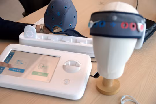 Hàn Quốc phát triển thiết bị đeo chữa trầm cảm