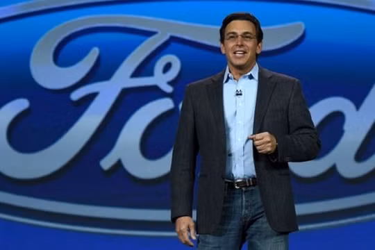 CEO Ford mất việc vì sự thất bại của hãng trong chuẩn bị cho tương lai