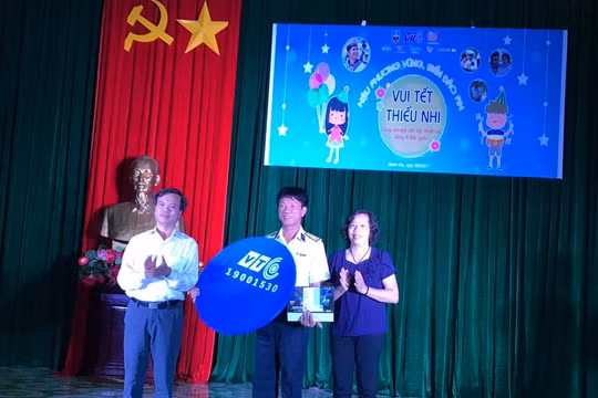 Vui Tết thiếu nhi tại Vùng 4 Hải quân