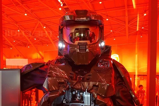 Máy tính hình Master Chief của Stephen Hoad dành được nhiều sự quan tâm. Master Chief với bộ giáp Spartan bảo vệ thiết bị bên trong, ở đây tác giả sử dụng linh kiện của Asus ROG.