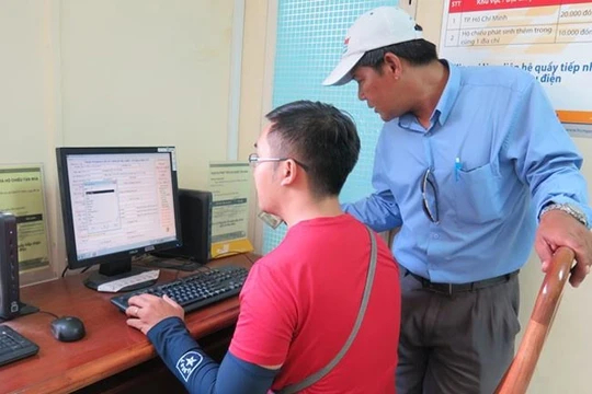 Kể từ ngày 6-3, người dân sẽ được đăng ký tờ khai đề nghị cấp, đổi hộ chiếu phổ thông một cách nhanh chóng, thuận tiện. Ảnh: CTV.