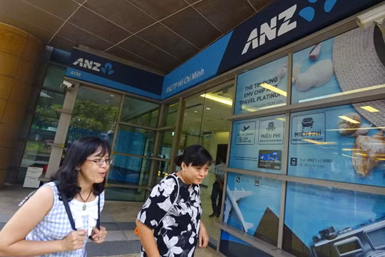 Ngân hàng Shinhan Việt Nam đã mua lại mảng bán lẻ của ANZ tại Việt Nam. Trong ảnh: trụ sở Ngân hàng ANZ Việt Nam chi nhánh TP.HCM tại quận 1 - Ảnh: Quang Định