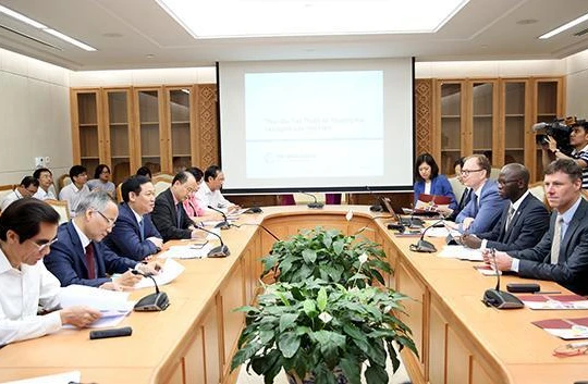 Toàn cảnh buổi làm việc.