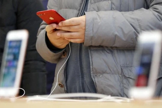 Apple được cho là đang đăng ký bản quyền sạc pin cho iPhone qua WiFi