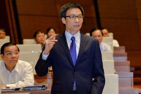 Phó Thủ tướng Vũ Đức Đam trả lời chất vấn về vấn đề bán đảo Sơn Trà