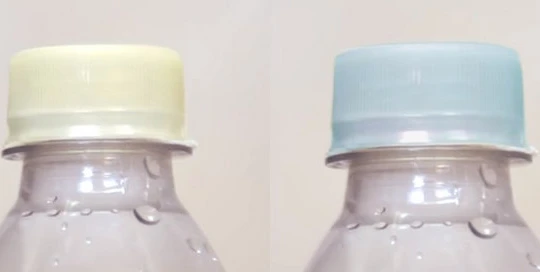 Chai nhựa thông minh thay đổi màu sắc khi nước hết hạn