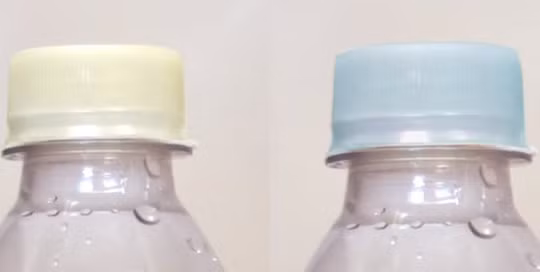 Chai nhựa thông minh thay đổi màu sắc khi nước hết hạn