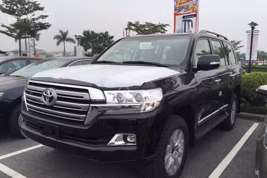 Mẫu xe Toyota Land Cruiser 4.7 VX