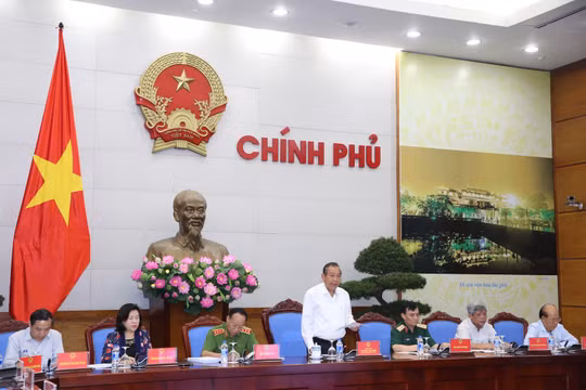 Phó Thủ tướng Trương Hòa Bình chủ trì Hội nghị về tăng cường quản lý khai thác, kinh doanh cát sỏi