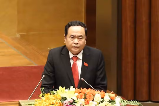 Chủ tịch MTTQ Việt Nam Trần Thanh Mẫn trình bày báo cáo. 