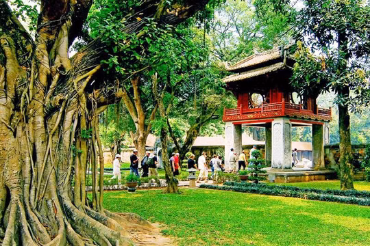 Khảo sát cũng đồng thời đánh giá kiến trúc mặt tiền của các phố Nguyễn Thái Học, Văn Miếu, Quốc Tử Giám và Tôn Đức Thắng bao quanh khu di tích.