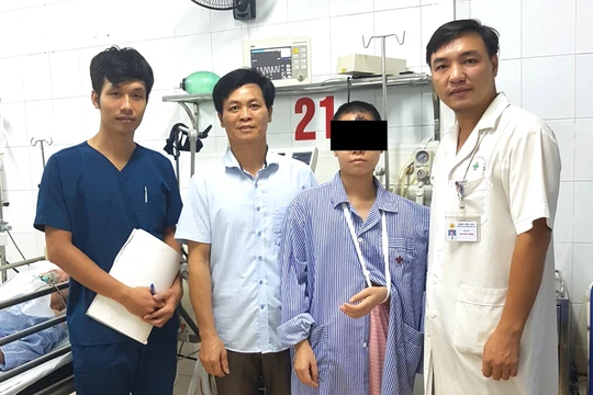 Bệnh nhân được xuất viện khỏe mạnh sau 17 ngày điều trị tích cực tại Bệnh viện 19-8