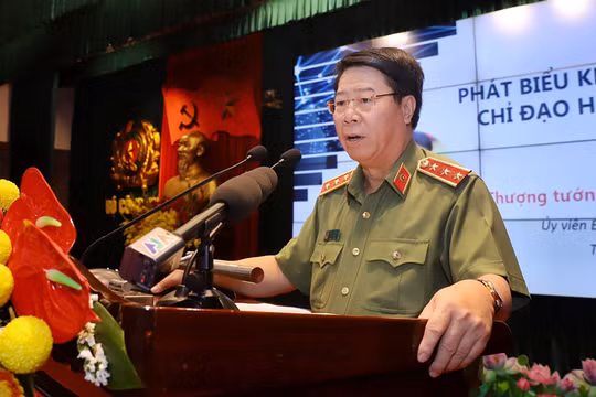 Thứ trưởng Bùi Văn Nam phát biểu tại Hội nghị tuyên truyền, phổ biến Luật An ninh mạng.