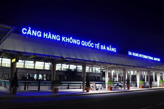 KTS Ngô Viết Nam Sơn đề nghị lãnh đạo Đà Nẵng học theo kinh nghiệm thế giới, phê duyệt quy hoạch sân bay chú ý tới mối liên kết với quy hoạch đô thị xung quanh.