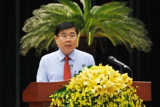 Ông Nguyễn Thành Phong, Chủ tịch UBND TP Hồ Chí Minh
