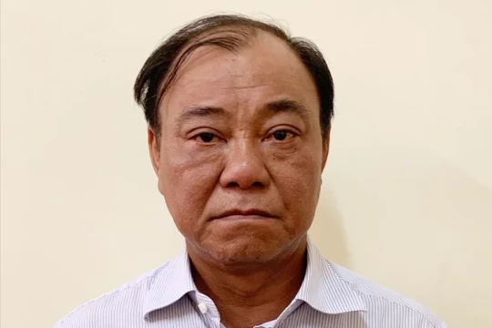 Ông Lê Tấn Hùng tại cơ quan điều tra. Ảnh: Bộ Công an.