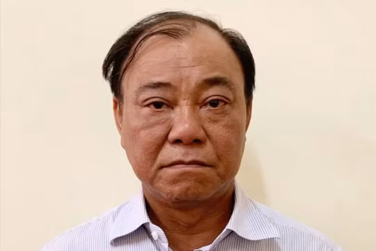 Ông Lê Tấn Hùng tại cơ quan điều tra. Ảnh: Bộ Công an.