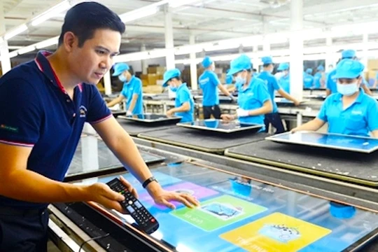 Từ vụ Asanzo, nhiều ý kiến cho rằng cần nhìn lại thế nào là 'hàng Việt Nam' và 'Made in Vietnam'.