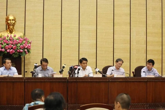 Đại diện lãnh đạo TP Hà Nội, Thanh tra Chính phủ trong buổi trao đổi thông tin, vừa diễn ra chiều nay (27/8).