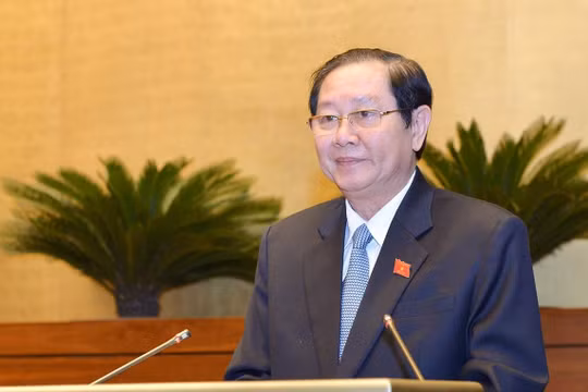 Bộ trưởng Bộ Nội vụ Lê Vĩnh Tân cho rằng quy định về hình thức kỷ luật giáng chức là không phù hợp với việc bố trí công chức theo vị trí việc làm.