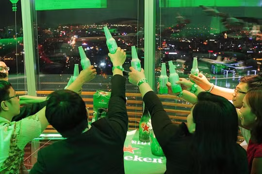 Theo IOGT International, Việt Nam là quốc gia tiêu thụ bia lớn thứ ba ở châu Á, chỉ sau Trung Quốc và Nhật Bản.