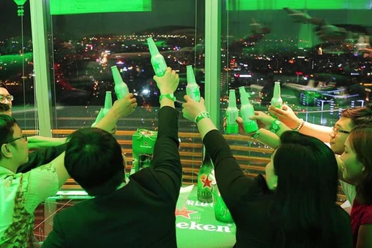 Theo IOGT International, Việt Nam là quốc gia tiêu thụ bia lớn thứ ba ở châu Á, chỉ sau Trung Quốc và Nhật Bản.