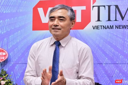 Chủ tịch Nguyễn Minh Hồng chúc mừng các Phóng viên, Biên tập viên VietTimes nhân kỷ niệm 94 năm ngày Báo chí Cách mạng Việt Nam.