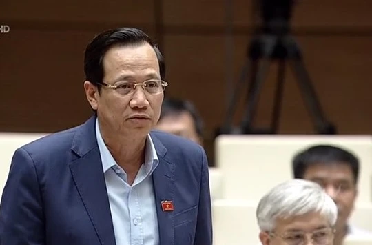 Bộ trưởng Bộ LĐTB&XH trả lời câu hỏi chất vấn, nêu thực trạng cai nghiện hiện nay.