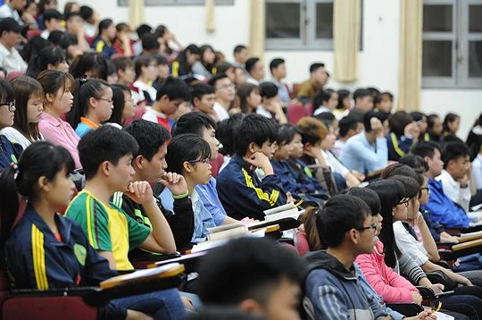 Hiện tượng thuê học, thuê làm bài tập lớn, thuê làm tiểu luận, đồ án tốt nghiệp diễn ra ngày càng nhiều đã dẫn tới hiện tượng “loạn bằng cấp”.