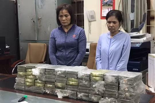 Hai nữ quái cùng số ma túy bị bắt quả tang.