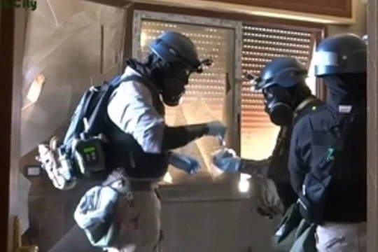 Ngày 1/9/2013, Ngoại trưởng Mỹ John Kerry khẳn định đã có bằng chứng rằng khí độc sarin đã được sử dụng trong một vụ tấn công tại Damascus và ông đã hối thúc Quốc hội bỏ phiếu cho hành động quân sự chống lại chế độ Syria.