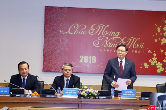 Phó Thủ tướng Vương Đình Huệ cùng lãnh đạo các bộ, ngành đã thăm và làm việc với Tập đoàn VNPT sáng nay (11/2).