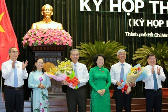 Lãnh đạo TPHCM chúc mừng 2 tân Phó Chủ tịch UBND TPHCM