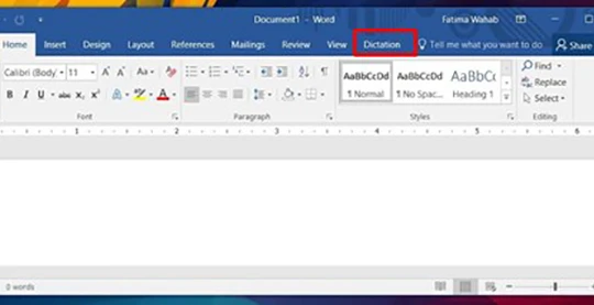 Thẻ Dictation trên thanh Ribbon của Word