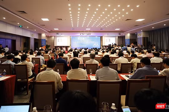 Sáng 27/10, UBND TP Đà Nẵng cùng Bộ TT & TT tổ chức Hội thảo cấp cao về Xây dựng TP thông minh và Xúc tiến đầu tư, phát triển CNTT trên địa bàn. Ảnh: Hồ Xuân Mai