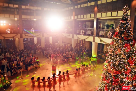 Sở Du lịch Đà Nẵng vừa cho biết, trong dịp Noel và Tết Dương lịch 2018, tổng lượng khách tham quan, du lịch tại Đà Nẵng tăng 17,9% so với cùng kỳ năm ngoái.