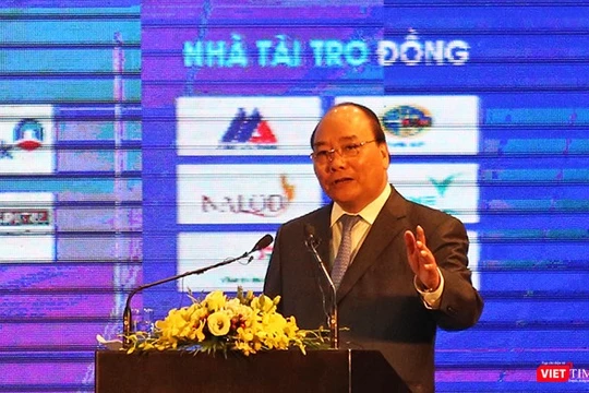 Thủ tướng Chính phủ Nguyễn Xuân Phúc phát biểu tại sự kiện Diễn đàn đầu tư Đà Nẵng năm 2017 diễn ra sáng 15/10