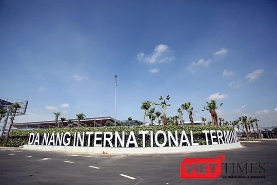 Nhà ga quốc tế T2-Sân bay Đà Nẵng được khởi công từ 15/11/2015, với trị giá 3.500 tỷ đồng đã đi vào vận hành sau gần 17 tháng thi công và dự kiên chính thức khánh thành vào ngày 19/5 tới.