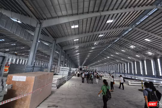 Nhà máy sản xuất lắp ráp xe ô tô THACO Mazda lớn nhất Đông Nam Á có tổng vốn đầu tư 12.000 tỷ đồng, dự kiến sẽ hoàn thành đưa vào hoạt động vào tháng 3/2018 đã hoàn thành được 70% khối lượng thi công.